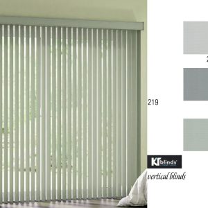 Rèm sáo dọc cửa kính lớn màu xanh bạc hà nhạt KT 219