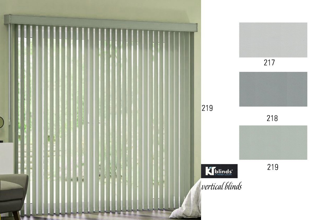 Rèm sáo dọc cửa kính lớn màu xanh bạc hà nhạt KT 219