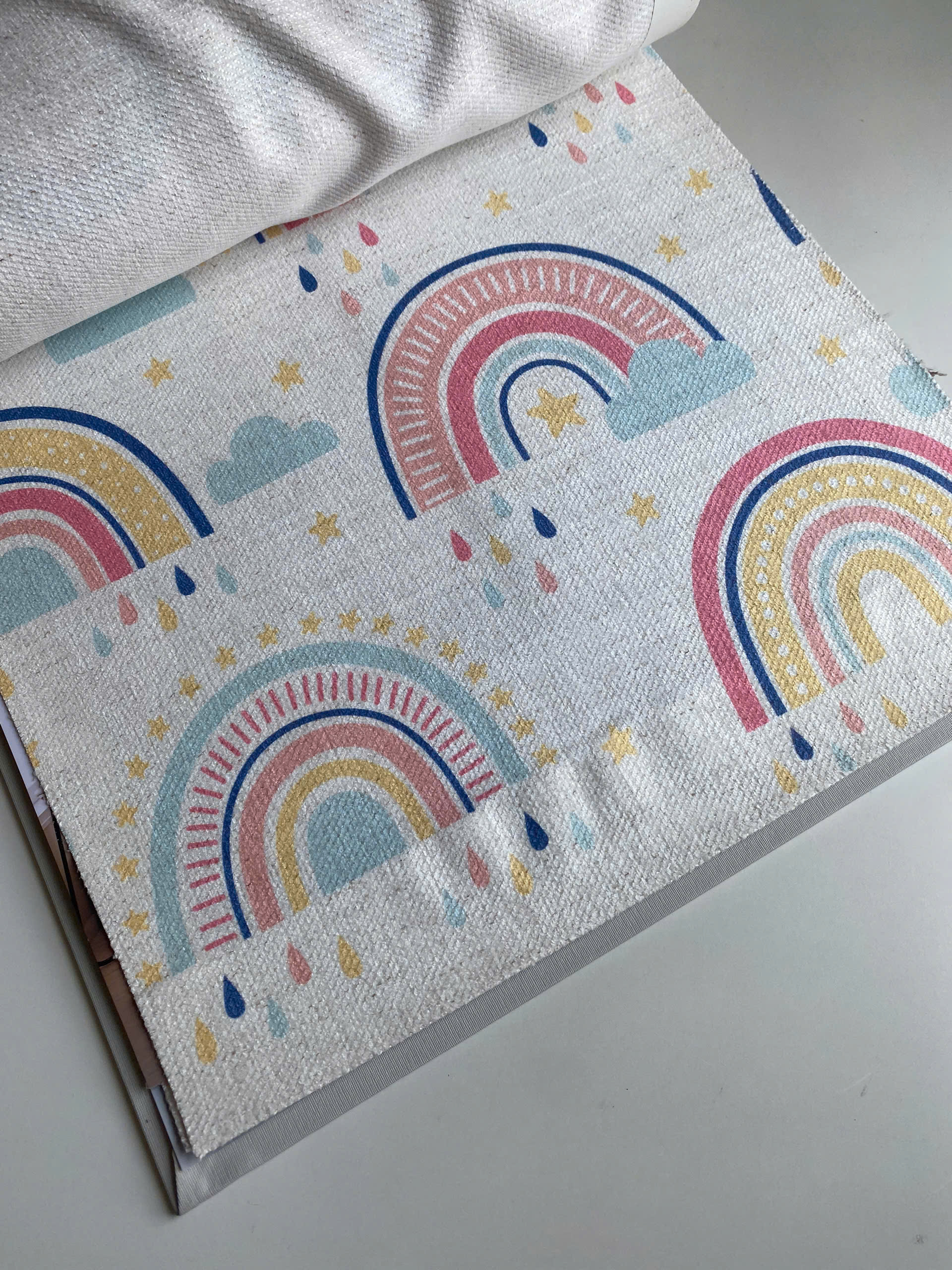 Vải in cầu vồng pastel mây và sao
