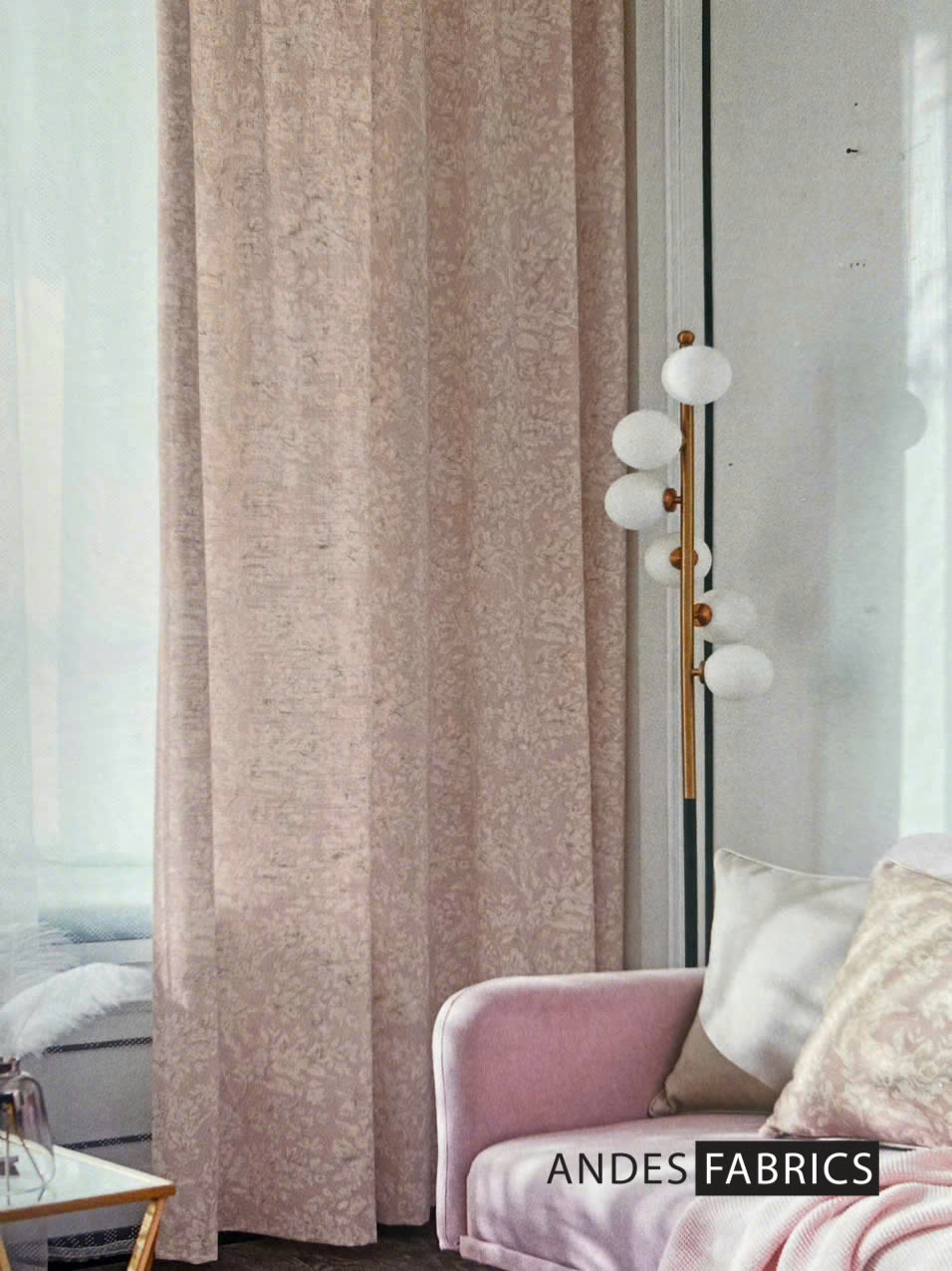 Vải in hoa damask nền hồng tím nhạt