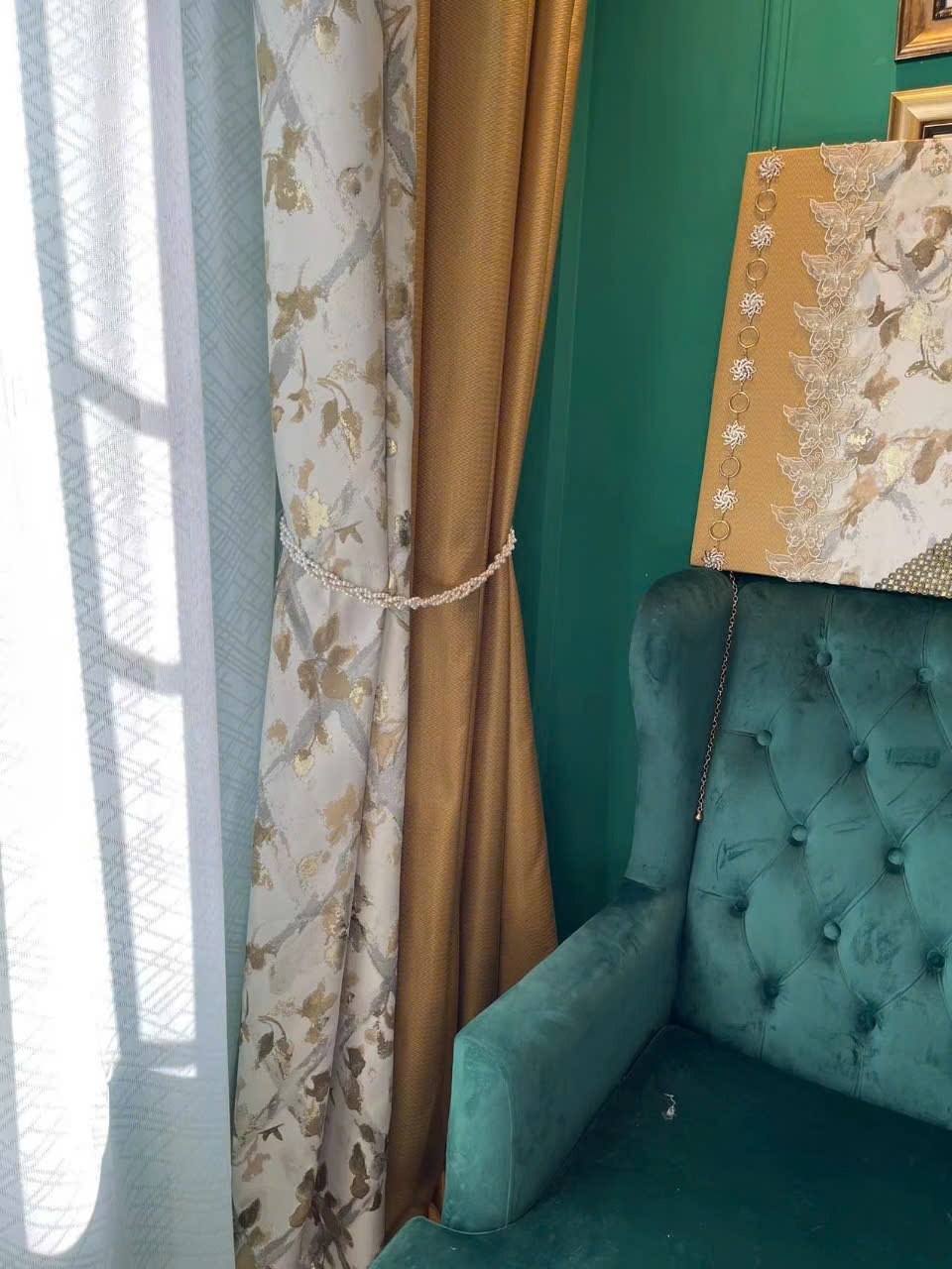 Vải in hoa lớn phong cách thủy mặc màu kem