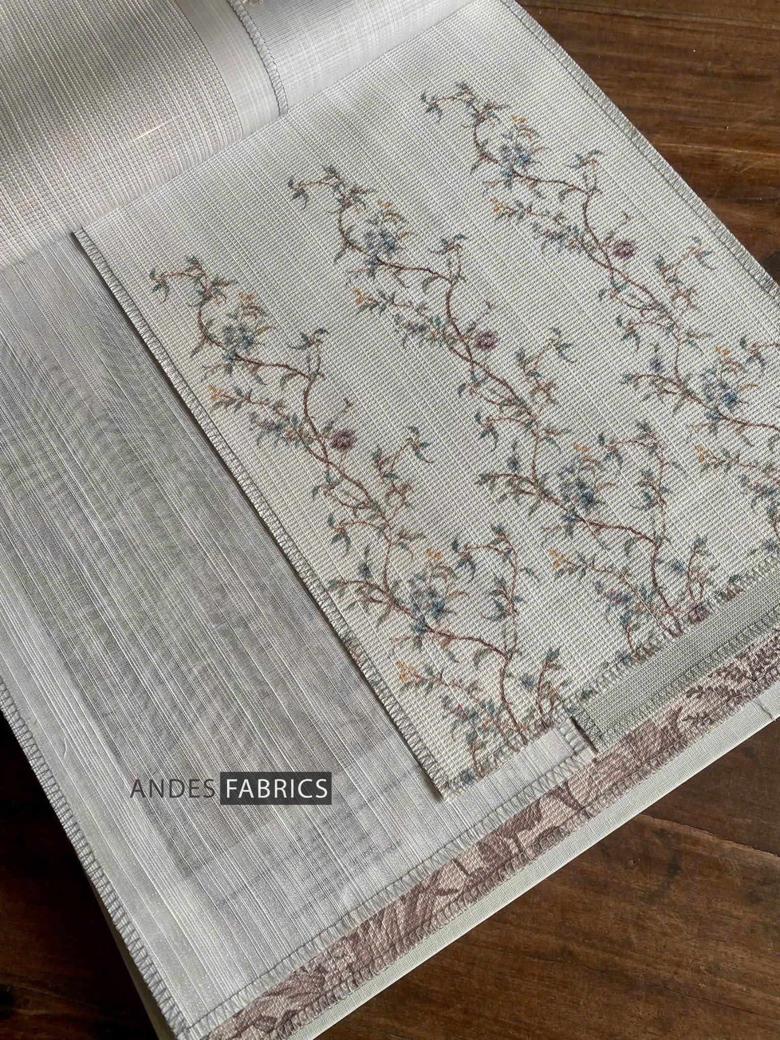 Vải in họa tiết cành hoa mờ nhạt xám be