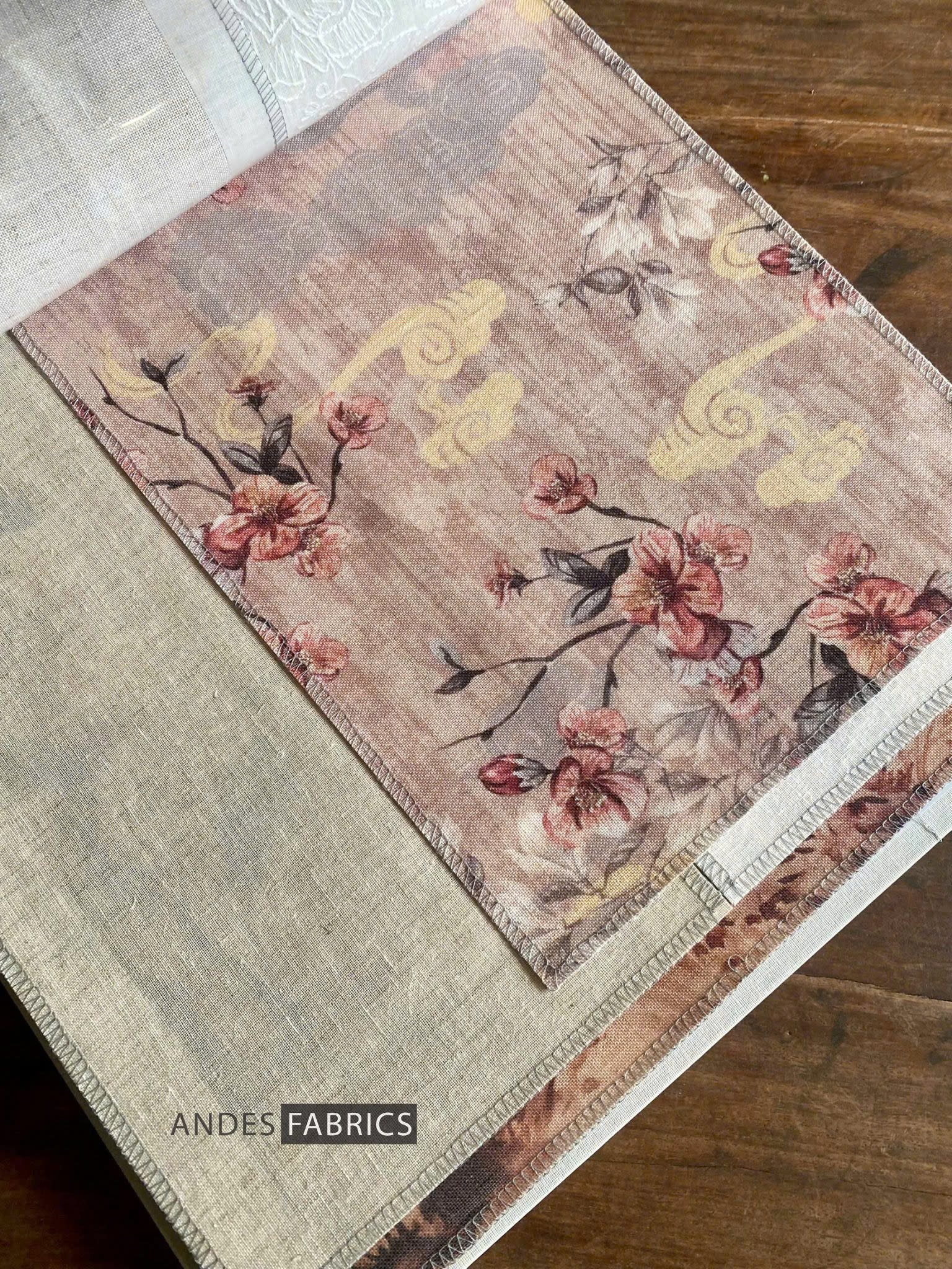 Vải in họa tiết hoa đào nền gỗ chữ vàng cổ điển