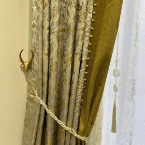 Vải jacquard thêu hoa baroque lớn màu kem vàng bạc